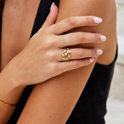 Elegant Leaf Design Adjustable Ring