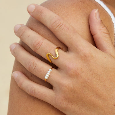 Pearly Charm Gold Ring
