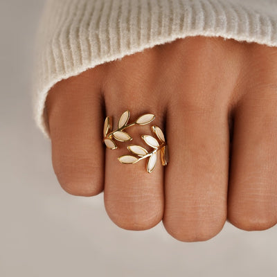 Elegant Leaf Design Adjustable Ring