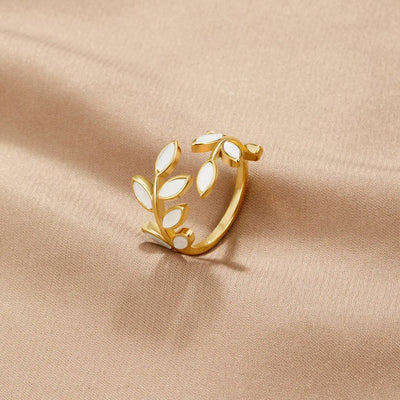 Elegant Leaf Design Adjustable Ring