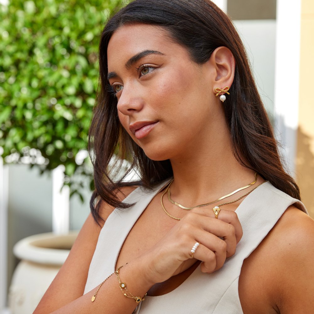 Laila Bow Pearl Earrings